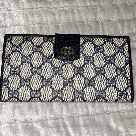 COPY - Authentic preloved Gucci wallet excellent condition navy blue. - Picture 5 of 14
